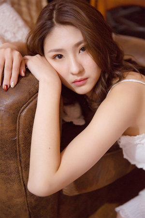 摸进她的内裤里疯狂揉她在线观看